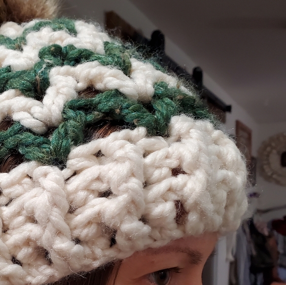 ๐ Gorgeous Handmade Knit Hat ๐ - Picture 3 of 3